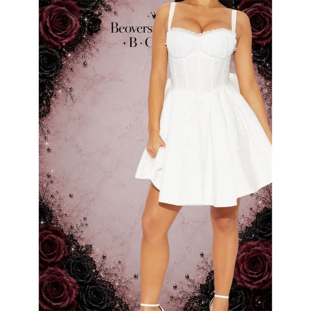 New NWT Fashion Nova Dorella Pleated Corset Mini Dress – White – Size Small